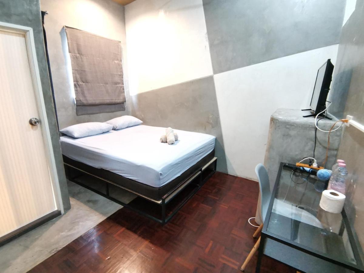 Hive 28 Pensión Bangkok Exterior foto